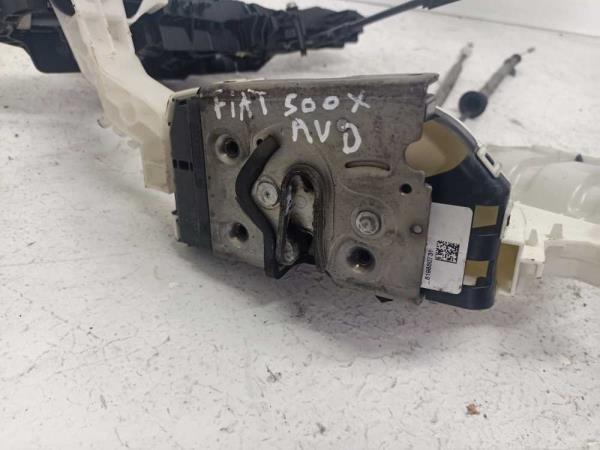 SERRURE DE PORTE AVANT DROIT FIAT 500X 2014-2021 - Vue 3